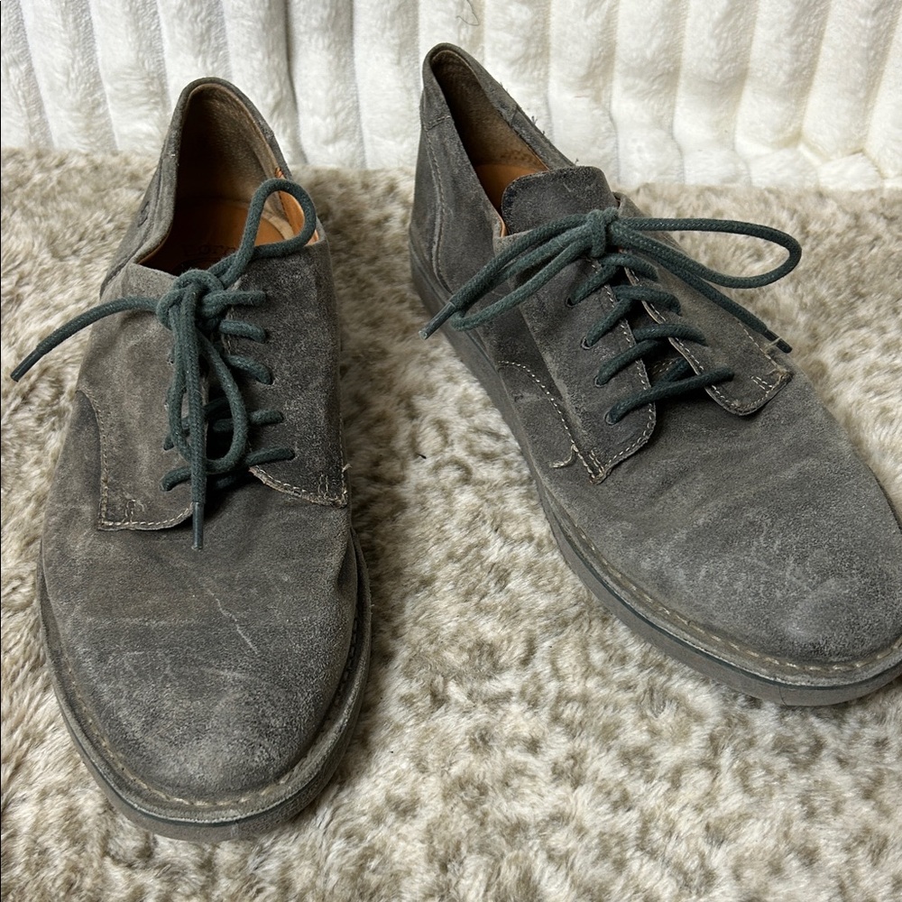 Born wavz taupe distressed, suede men’s casual shoes size 10.5